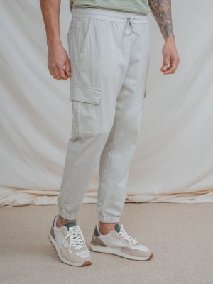 PANTALÓN CHINO CARGO CON GOMA GRÍS