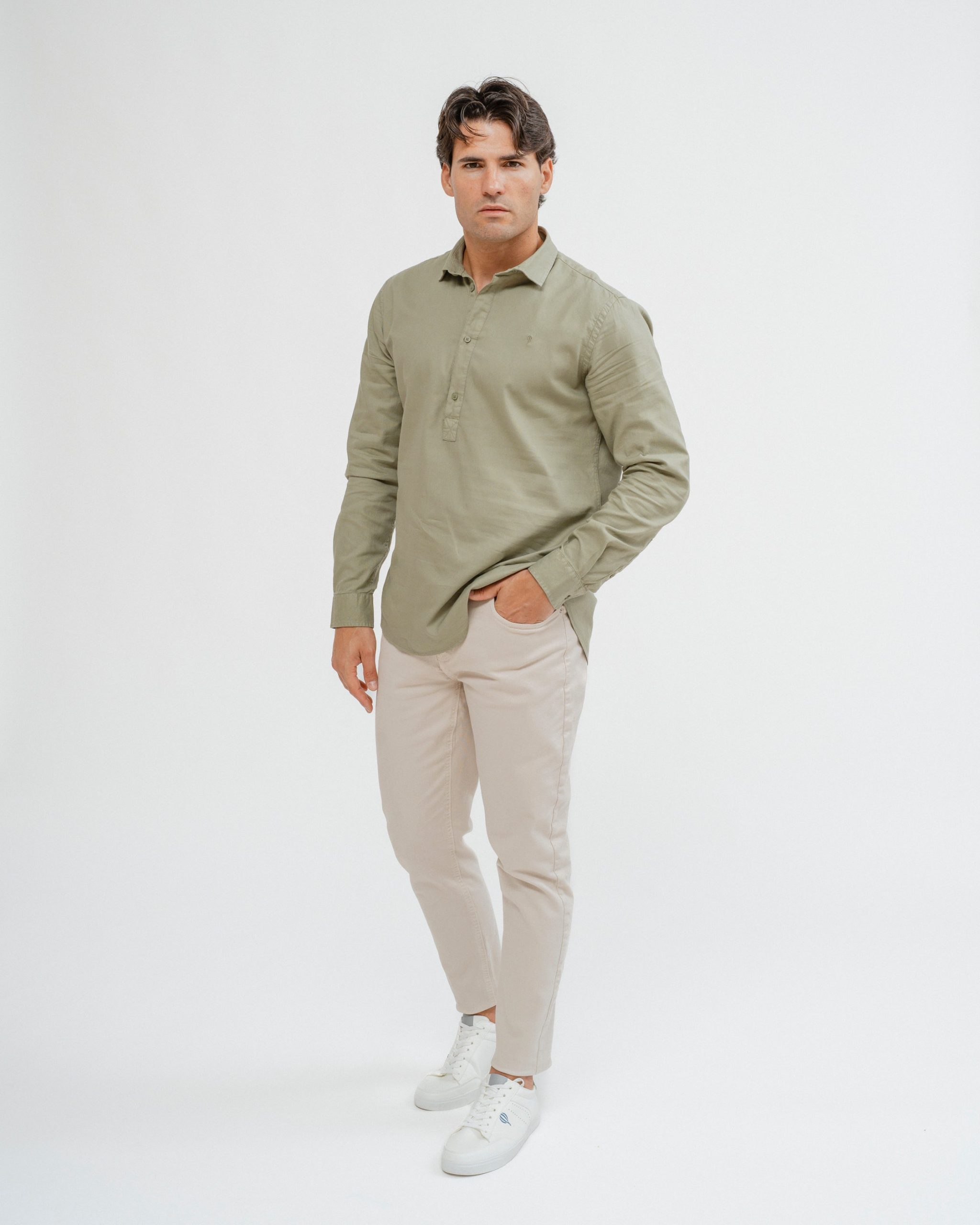 CAMISA POLERA TINTE FALSO VERDE - Imagen 3
