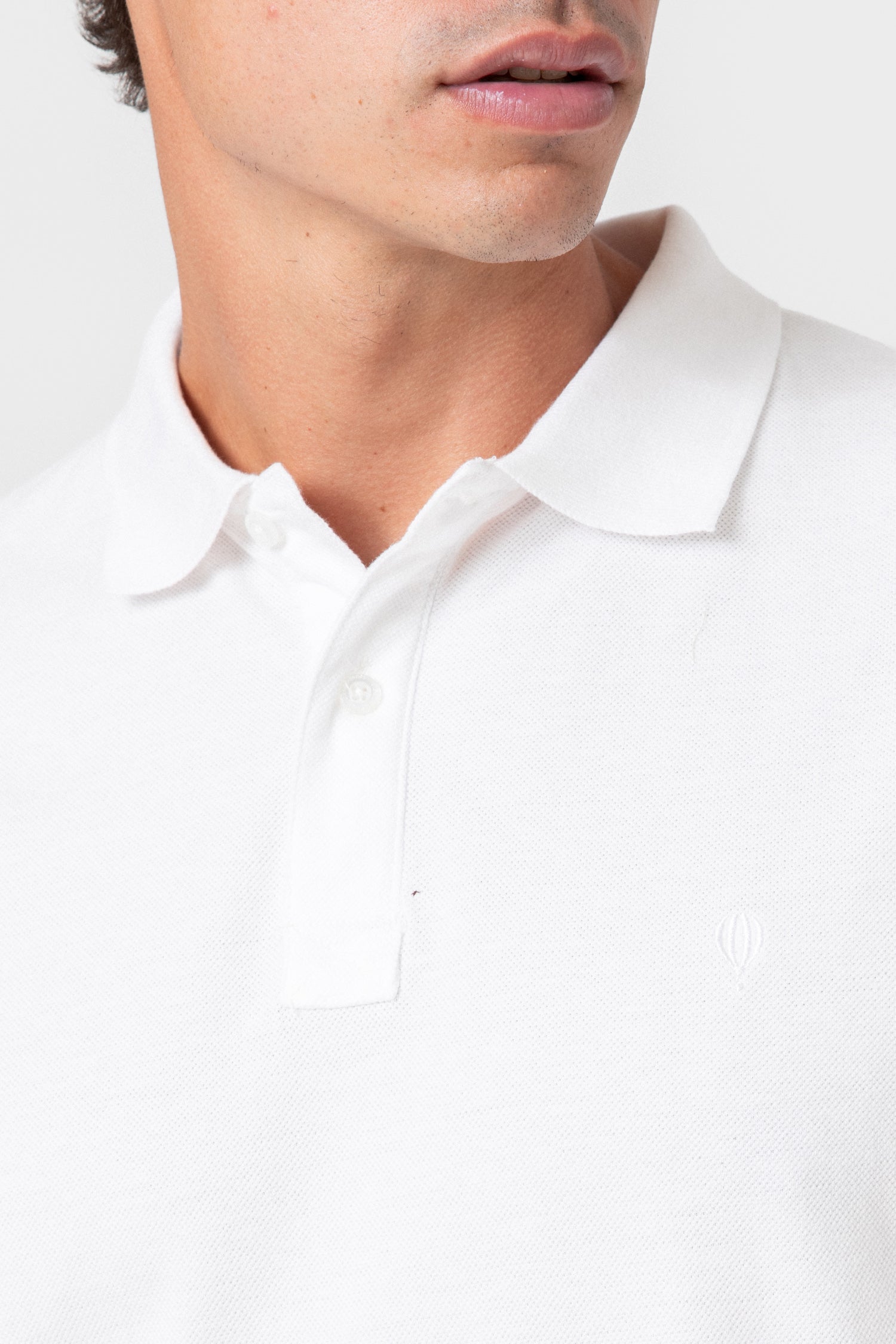 POLO BÁSICO REGULAR FIT BLANCO - Imagen 3