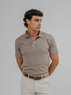 POLO BÁSICO REGULAR FIT MARRÓN