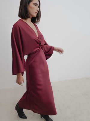 VESTIDO SATINADO NUDO
