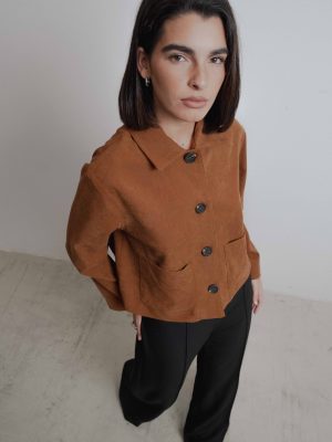 CHAQUETA CORTA EFECTO ANTE
