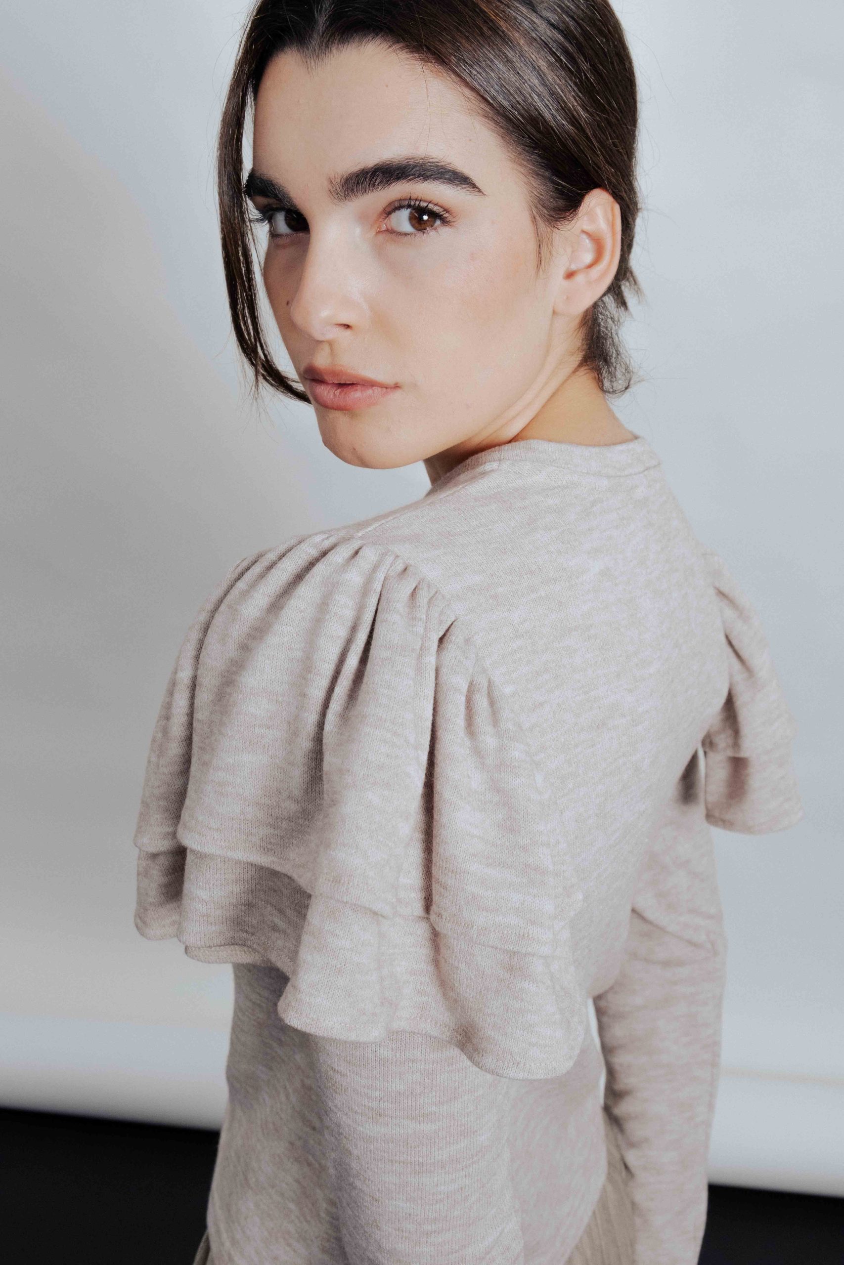 CAMISETA CON VOLANTES - Imagen 3