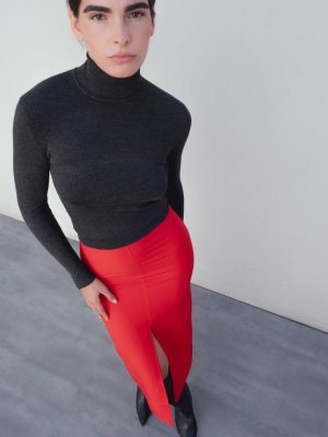FALDA MIDI CON ABERTURAS